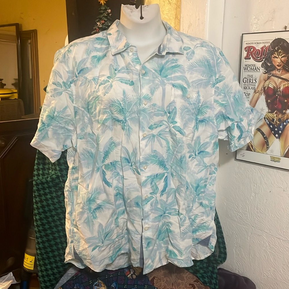 Tommy Bahama Blue and White Casual Button Down Shirt